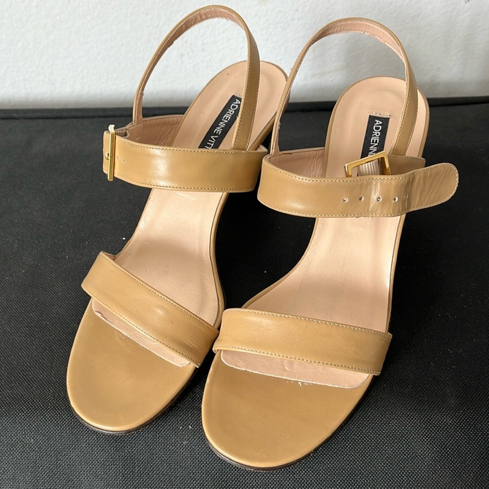 Adrienne Vittadini Furea Calf Camel Heels Sandals
Size 7N - Picture 1 of 5
